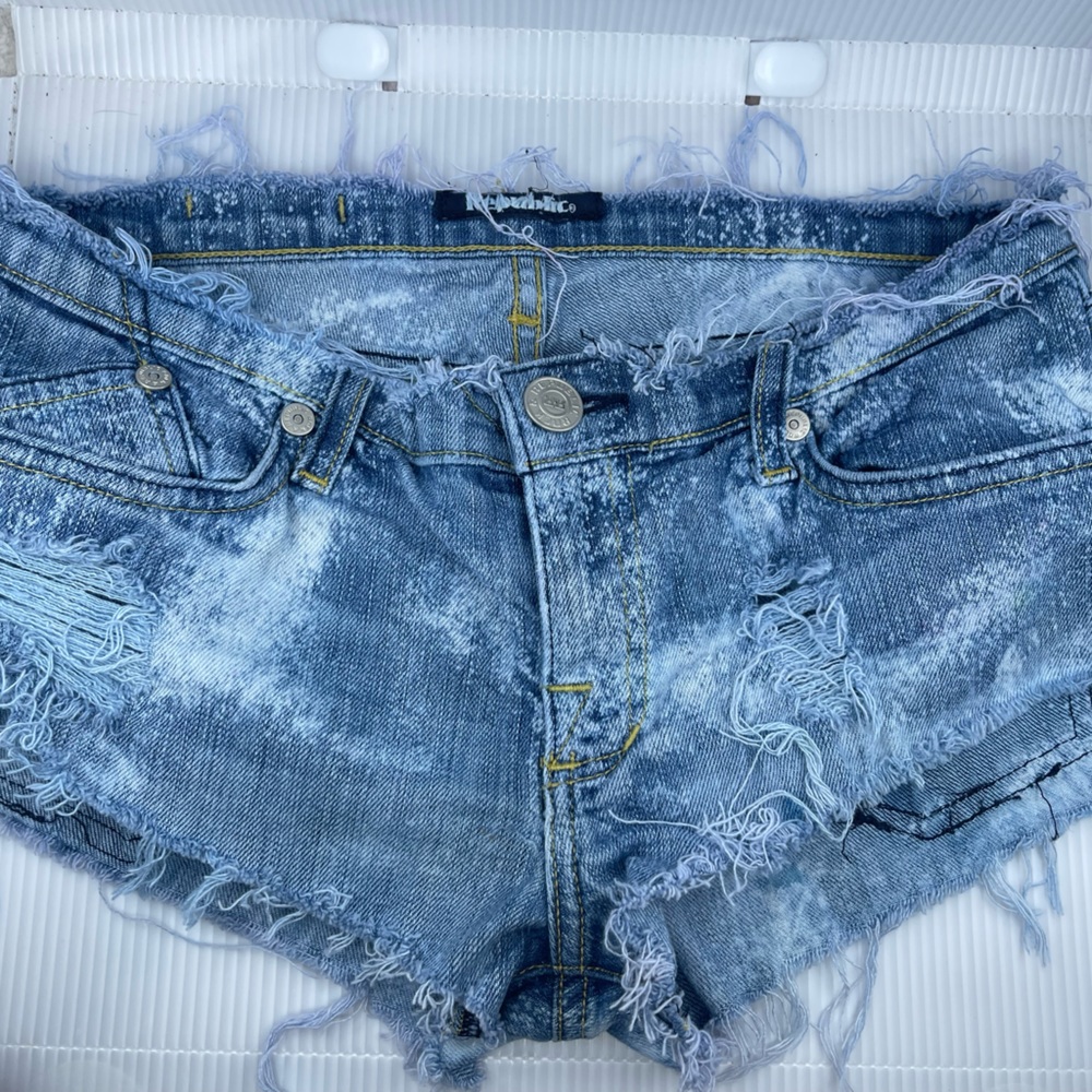 Rock & Republic size 27. Upcycled denim shorts - Picture 8 of 9